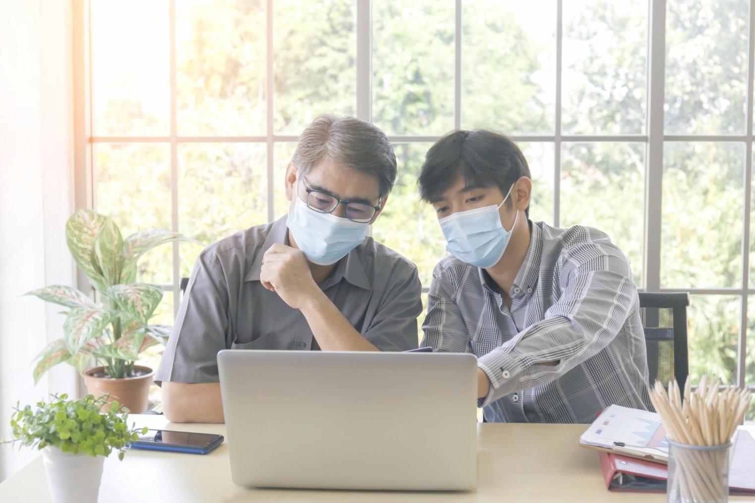 Team collaboration on blockchain architecture planning session